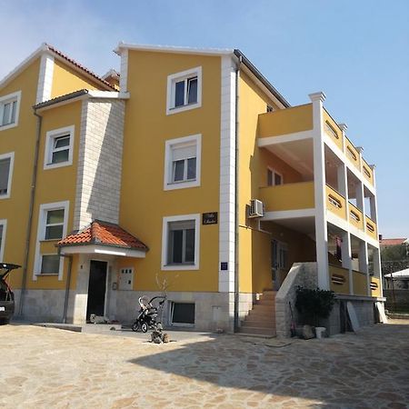 Apartments Lili Zadar Buitenkant foto